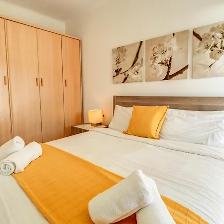 Diamond By Hello Homes Σίτζες